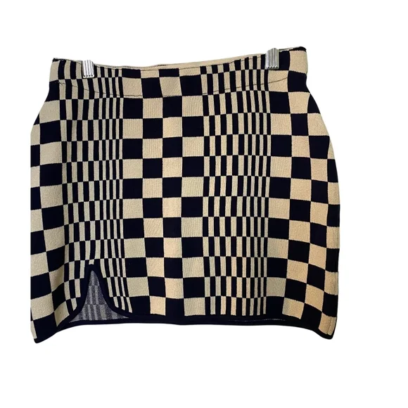 Urban Outfitters Black and‎ White Checkered Mini Skirt - Picture 3 of 8